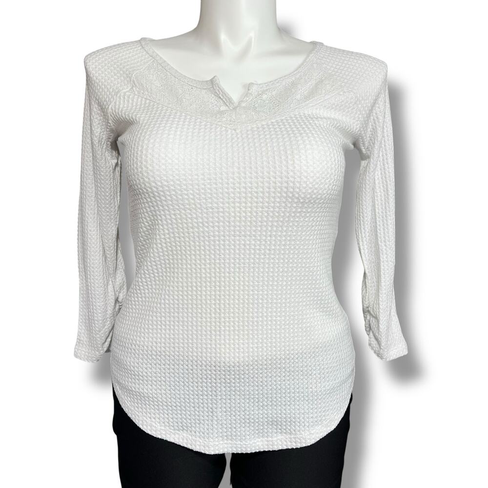 No Boundaries Womens Sweater Top Waffle Knit and Lace Pullover Henley White Larg